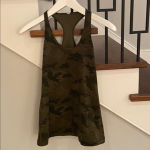 Lululemon tank
